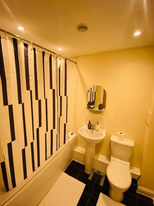 Beautiful And Modern 2 Bedroom Flat In Colindale Edgware Eksteriør bilde