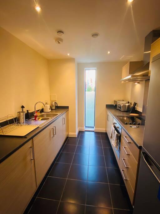 Beautiful And Modern 2 Bedroom Flat In Colindale Edgware Eksteriør bilde